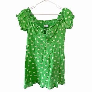 Urban Outfitters Magpie off-the-shoulder green daisy mini dress Size Large‎